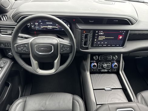 Used 2023 GMC Yukon Denali AWD/4WD image 17