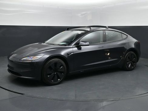 Used 2025 Tesla Model 3 Long Range RWD image 1