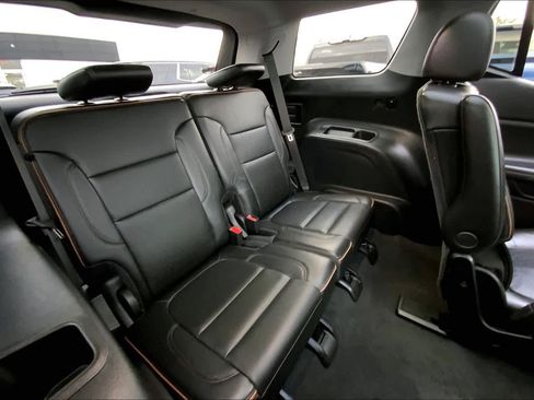 Used 2023 GMC Acadia AT4 w/ Technology Package image 17