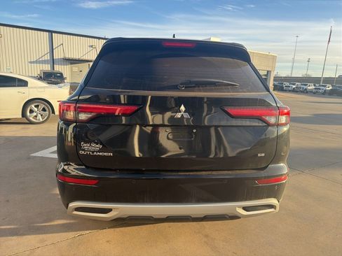 Used 2023 Mitsubishi Outlander SE image 4