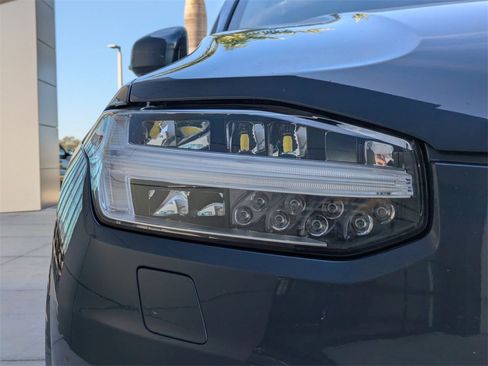 Used 2025 Volvo XC90 T8 Ultra w/ Protection Package Premier image 10