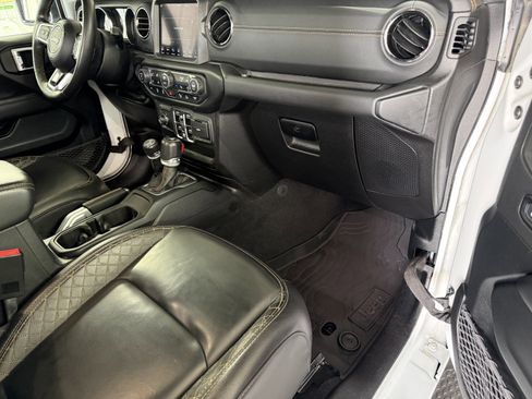 Used 2021 Jeep Gladiator Overland AWD/4WD image 25