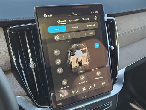 New 2026 Volvo XC90 T8 Plus w/ Protection Package Premier image 9