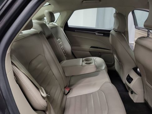 Used 2017 Ford Fusion SE image 22