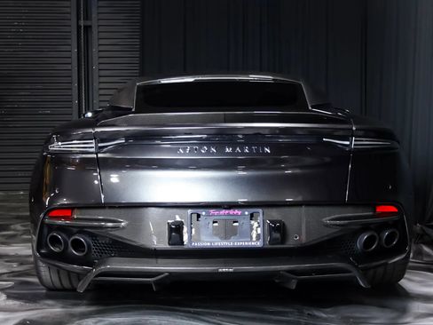 Used 2019 Aston Martin DBS Superleggera RWD image 12