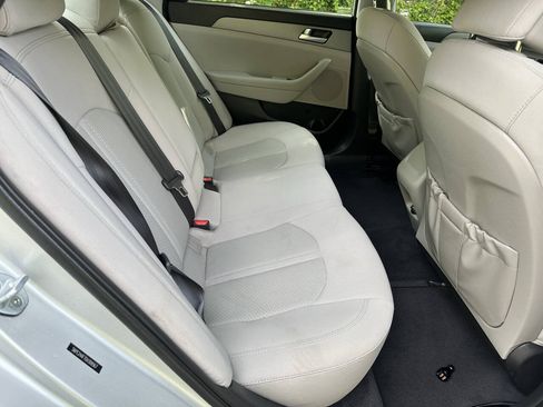 Used 2016 Hyundai Sonata SE FWD image 14