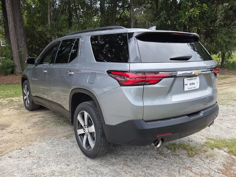 Used 2023 Chevrolet Traverse LT w/ LT Premium Package FWD image 12