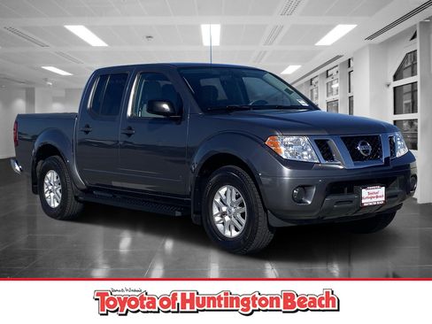 Used 2019 Nissan Frontier SV image 1