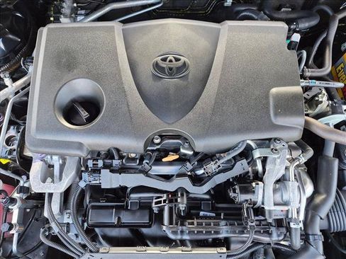 Used 2020 Toyota Camry SE FWD image 19