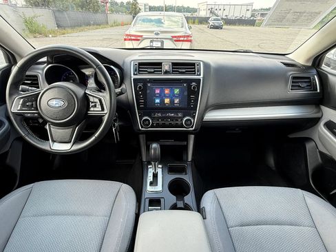 Used 2018 Subaru Outback 2.5i Premium AWD/4WD image 3