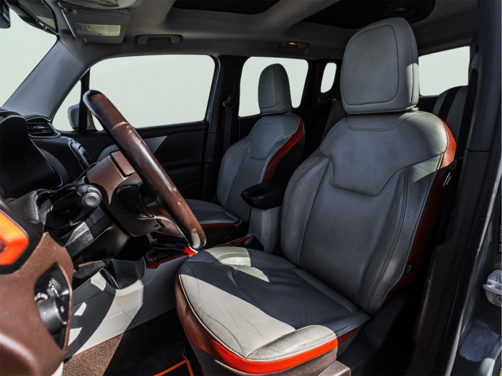 Used 2017 Jeep Renegade Limited FWD image 10