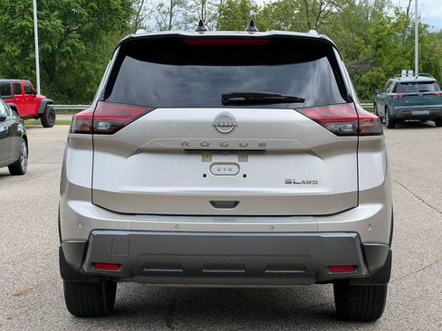 Used 2025 Nissan Rogue SL w/ Tech Package AWD/4WD image 45
