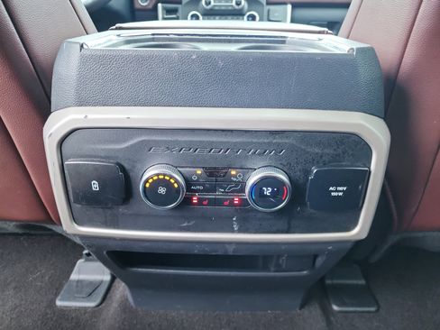 Certified 2023 Ford Expedition Limited image 13