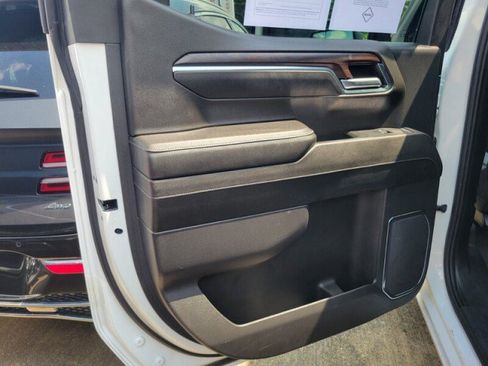 Used 2024 GMC Sierra 1500 SLT AWD/4WD image 28