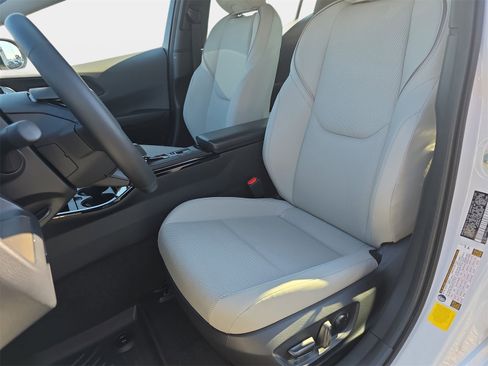 Used 2024 Toyota Prius LE image 15