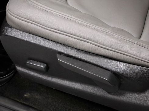 Used 2017 Chevrolet Colorado W/T image 22