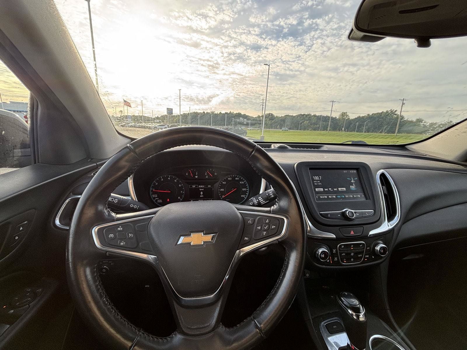 Used 2018 Chevrolet Equinox LT AWD/4WD image 25