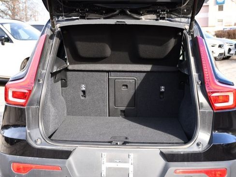 Certified 2025 Volvo XC40 B5 Core image 26