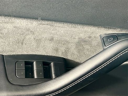 Used 2021 Tesla Model Y Performance image 17