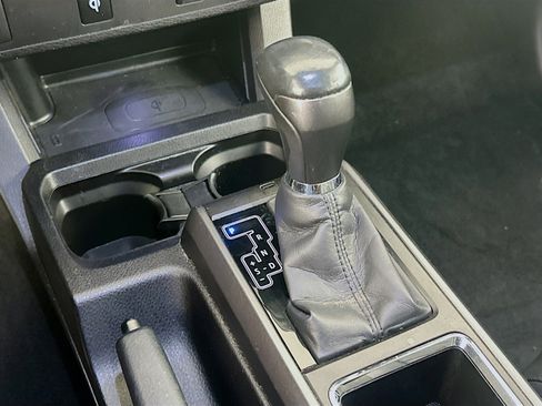 Used 2016 Toyota Tacoma TRD Sport w/ Towing Package image 25