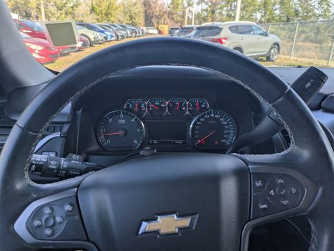 Used 2017 Chevrolet Suburban LT image 36