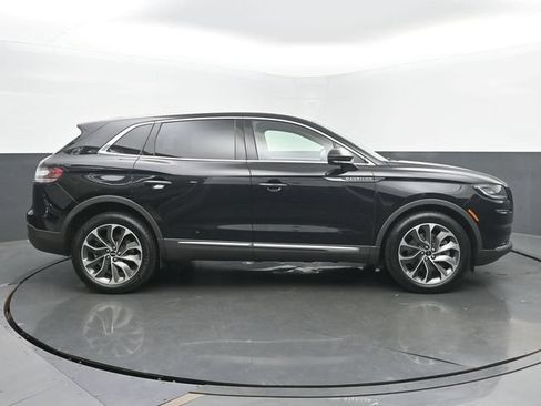 Used 2023 Lincoln Nautilus Reserve AWD/4WD image 6