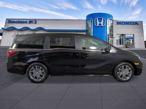 New 2026 Honda Odyssey Touring image 6