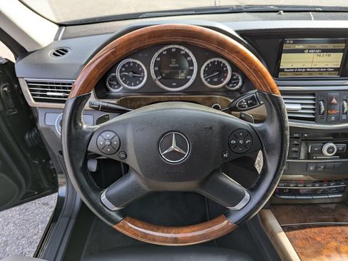 Used 2010 Mercedes-Benz E 350 4MATIC Sedan image 16