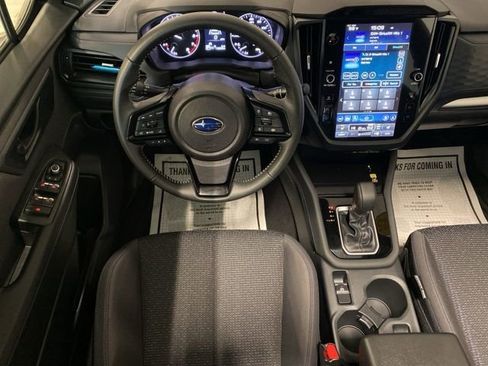 Used 2025 Subaru Forester Premium AWD/4WD image 2