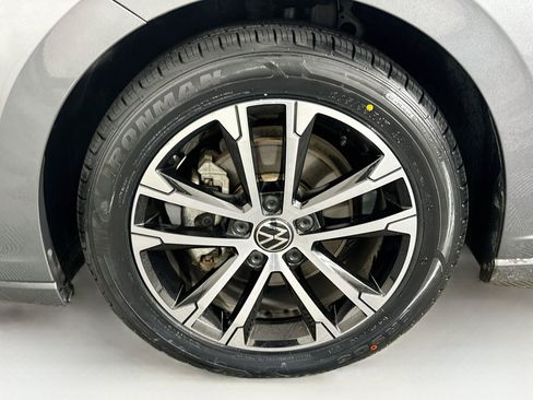 Used 2025 Volkswagen Jetta Sport FWD image 11