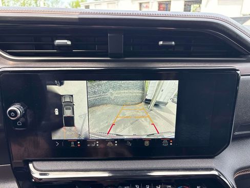 Used 2024 GMC Sierra 1500 AT4 w/ Technology Package AWD/4WD image 26