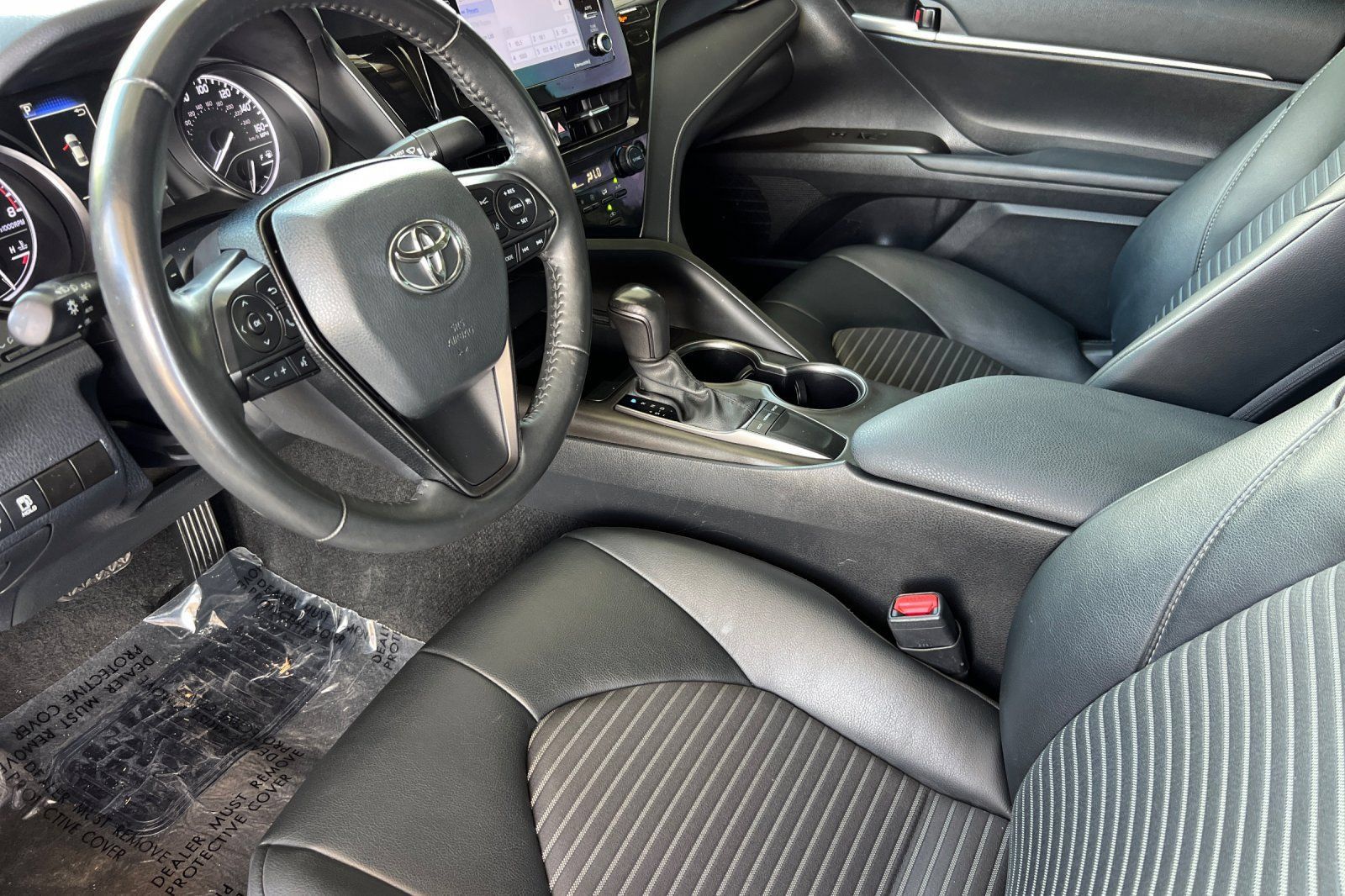 Used 2024 Toyota Camry SE FWD image 5