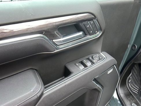 Used 2025 Chevrolet Silverado 1500 LTZ image 13
