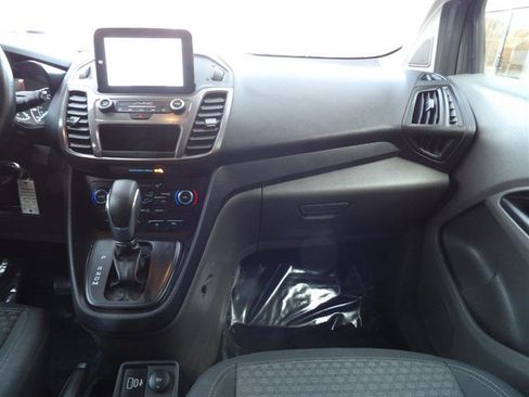 Used 2022 Ford Transit Connect XLT image 16