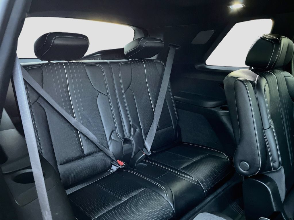 Used 2026 Cadillac Vistiq Sport w/ LPO, Floor Liner Package AWD/4WD image 30