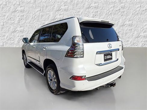 Used 2018 Lexus GX 460 image 5