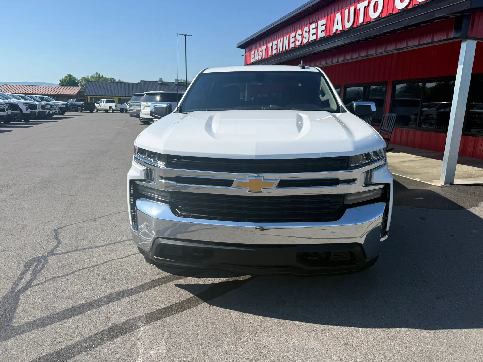 Used 2020 Chevrolet Silverado 1500 LT w/ Z71 Off-Road Package AWD/4WD image 6