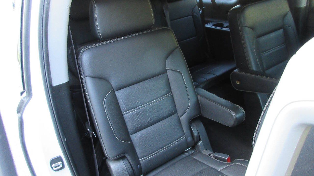 Used 2016 GMC Yukon XL Denali w/ Open Road Package RWD image 25