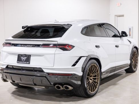 Used 2023 Lamborghini Urus Performante image 9