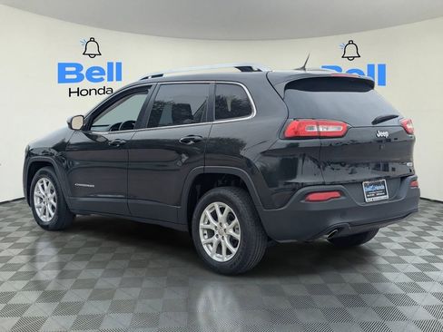 Used 2016 Jeep Cherokee Latitude FWD image 3