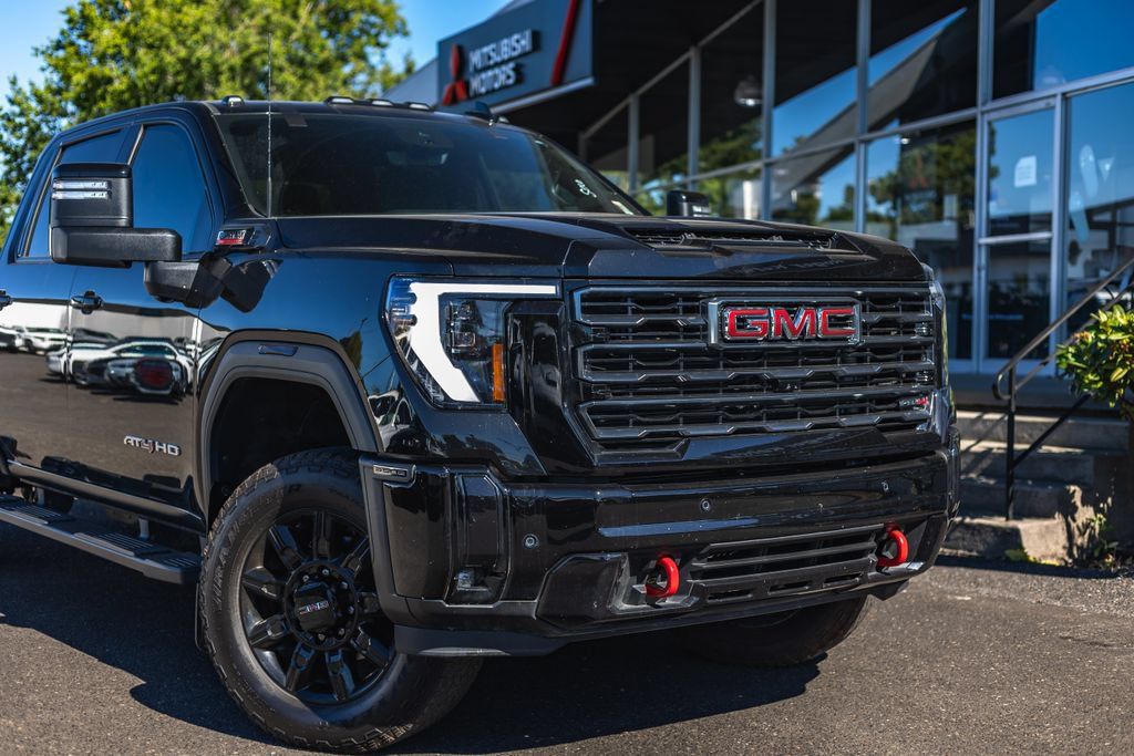 Used 2025 GMC Sierra 3500 AT4 w/ Technology Package AWD/4WD image 3