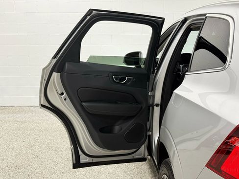 Used 2018 Volvo XC60 T8 Inscription w/ Luxury Seat Package image 62