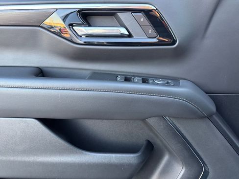 Used 2025 Chevrolet Suburban LS image 17