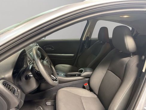 Used 2022 Honda HR-V EX image 9