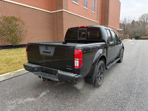 Used 2020 Nissan Frontier SV w/ Midnight Edition Floor Mats image 10