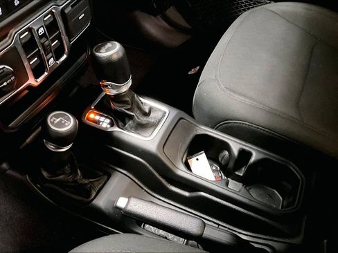 Used 2021 Jeep Wrangler Unlimited Sport image 16