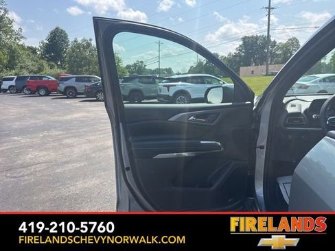 New 2025 Chevrolet Traverse LT w/ Midnight/Sport Edition image 19