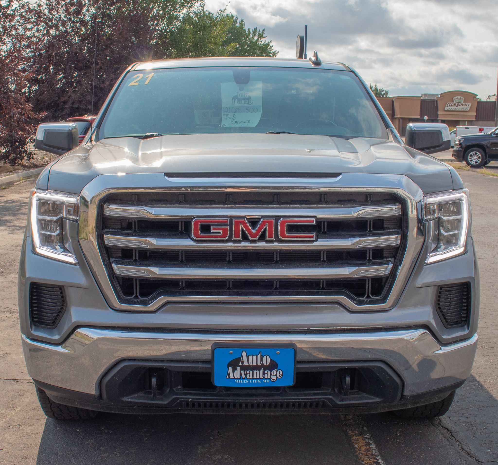 Used 2021 GMC Sierra 1500 SLE w/ X31 Off-Road Package AWD/4WD image 4