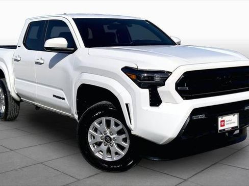 Certified 2026 Toyota Tacoma SR5 AWD/4WD image 3