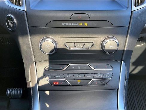 Used 2020 Ford Edge SEL w/ Convenience Package image 19